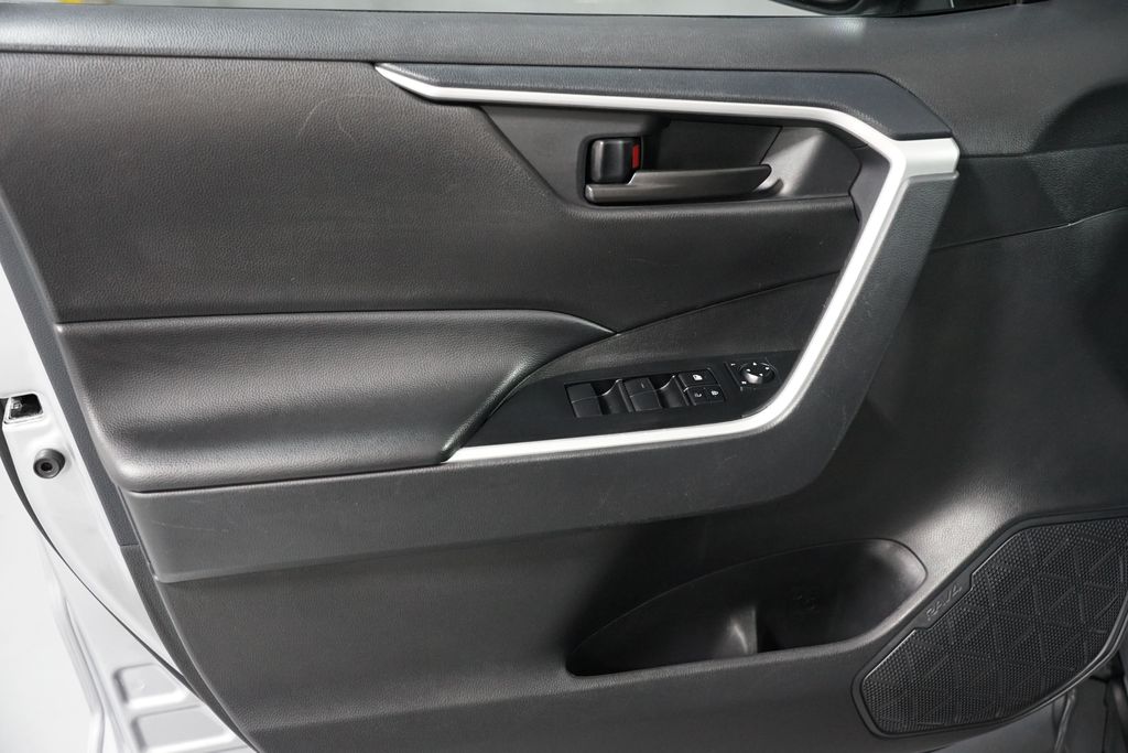 Thumbnail: 2024 Toyota RAV4 - 28