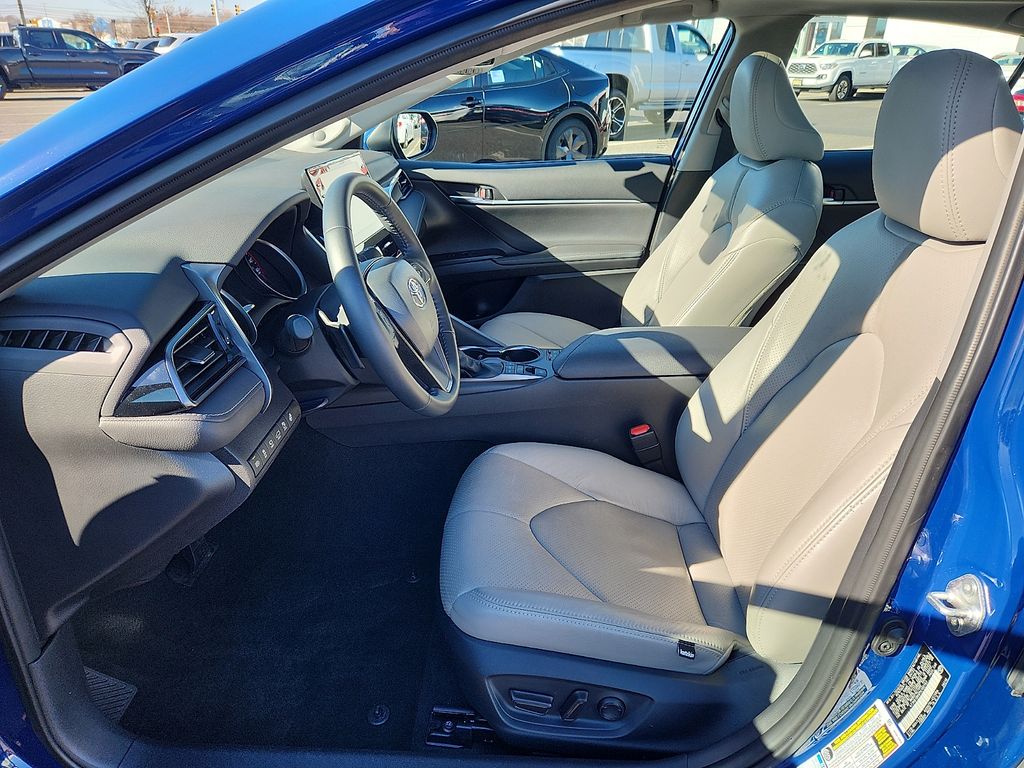 Thumbnail: 2023 Toyota Camry - 15