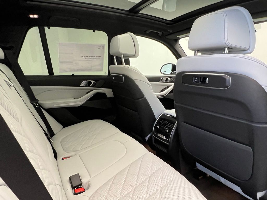 Thumbnail: 2026 BMW X5 - 8