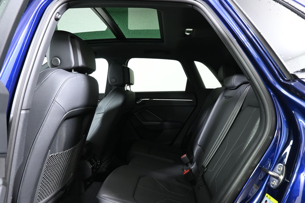 Thumbnail: 2025 Audi Q3 - 6