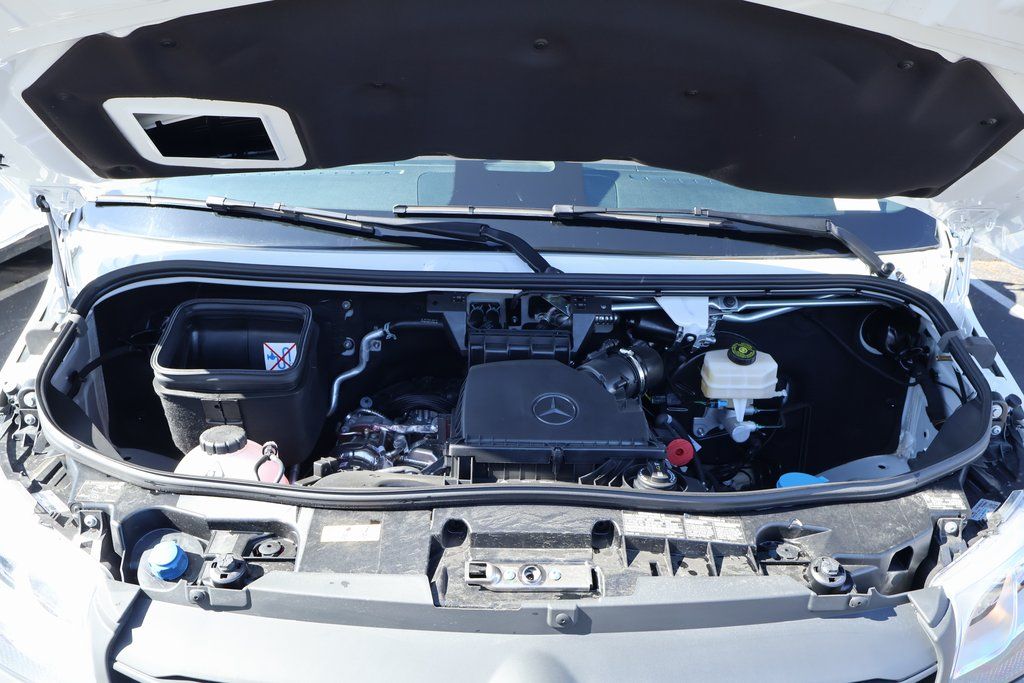 Thumbnail: 2025 Mercedes-Benz Sprinter - 9