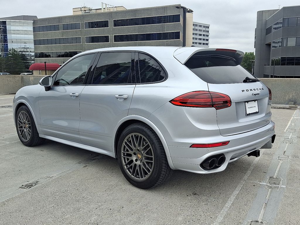 Thumbnail: 2017 Porsche Cayenne - 3