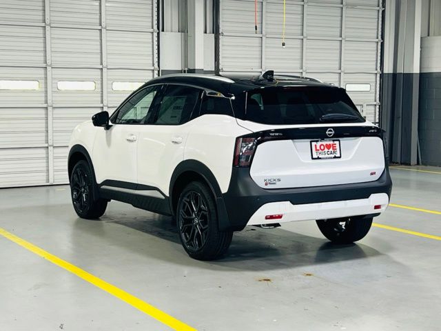 2026 Aspen White/Super Black Nissan Kicks SR FWD SUV