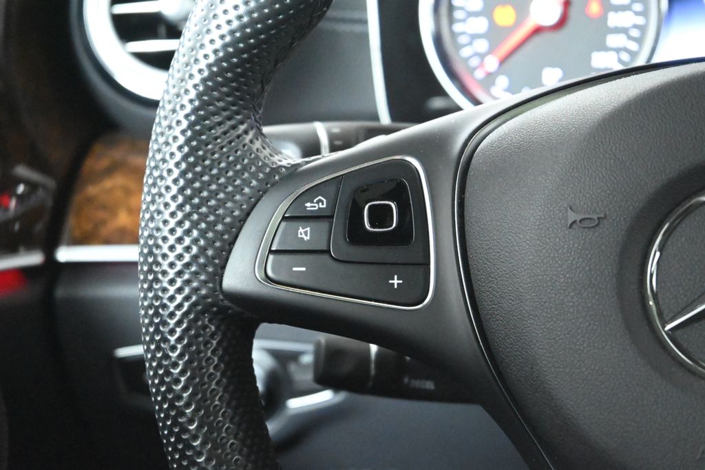 2017 Mercedes-Benz E-Class E 300 17