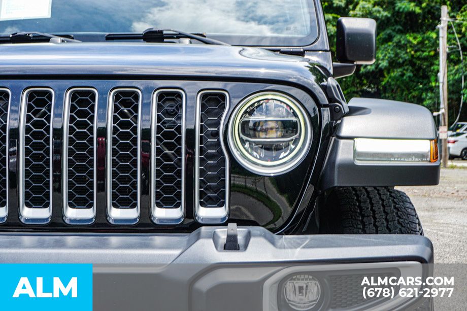Used 2022 Black Jeep Overland image 12