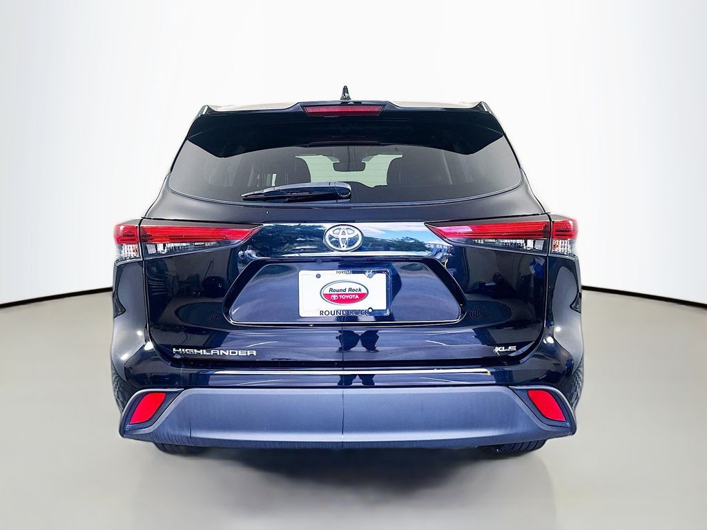 Thumbnail: 2021 Toyota Highlander - 6