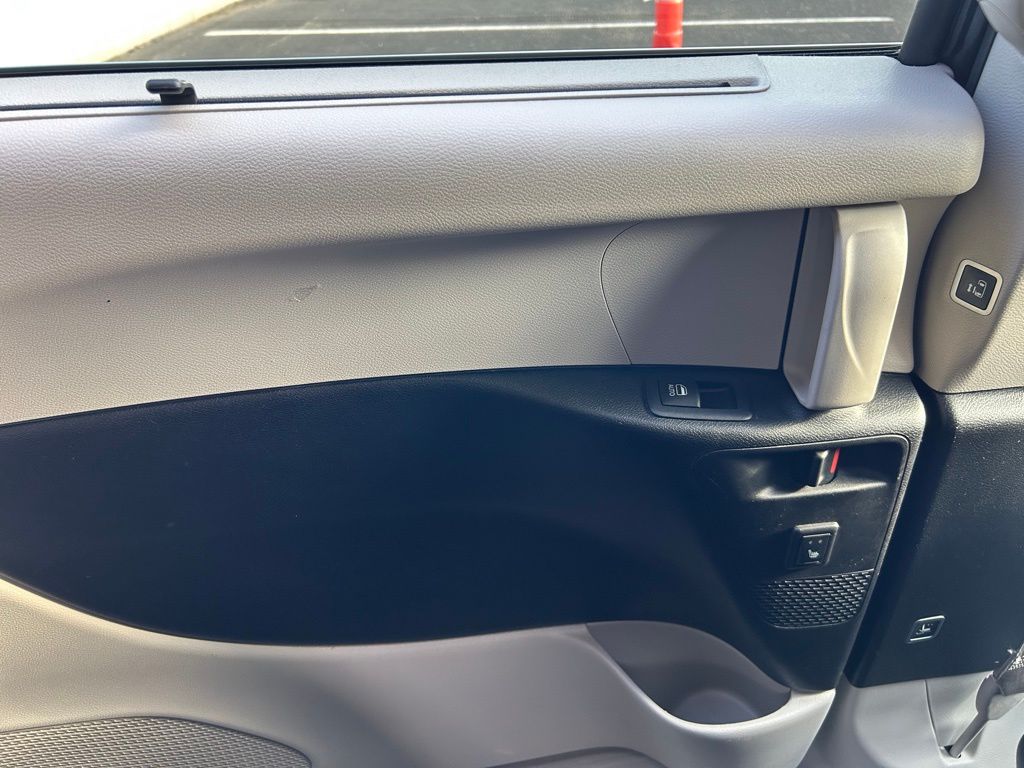 Thumbnail: 2019 Chrysler Pacifica - 21