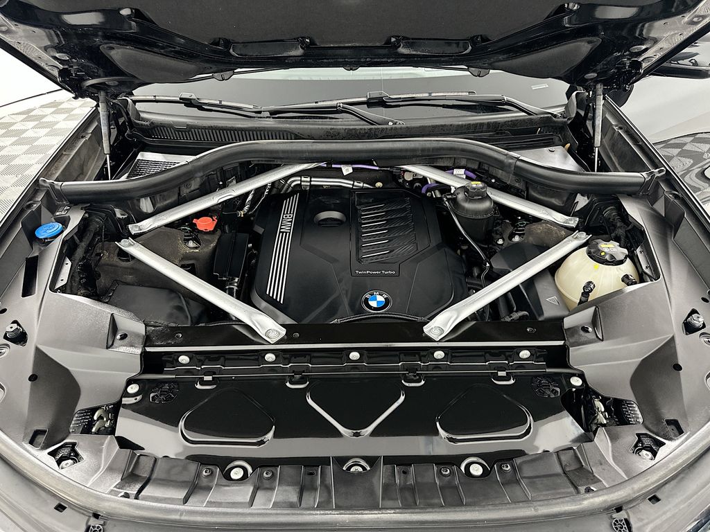 2022 BMW X7 xDrive40i 32
