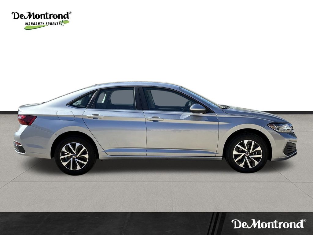 Used 2024 Silver Volkswagen 1.5T S image 4