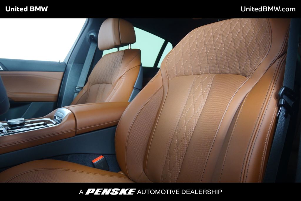 Thumbnail: 2027 BMW X6 - 10