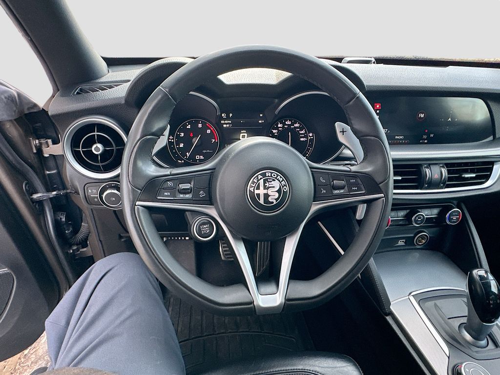 Used 2019  Alfa Romeo Ti image 11