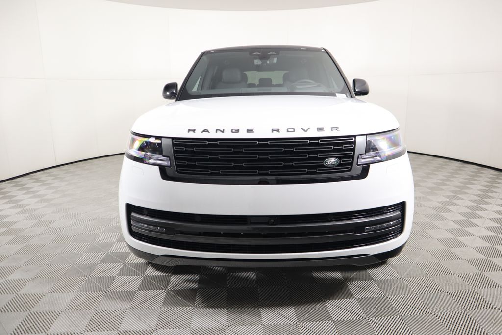 2025 Land Rover Range Rover SE 2