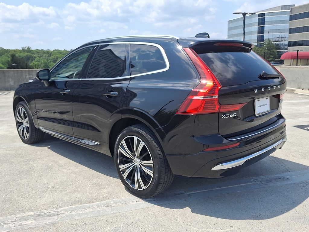 Thumbnail: 2023 Volvo XC60 - 10