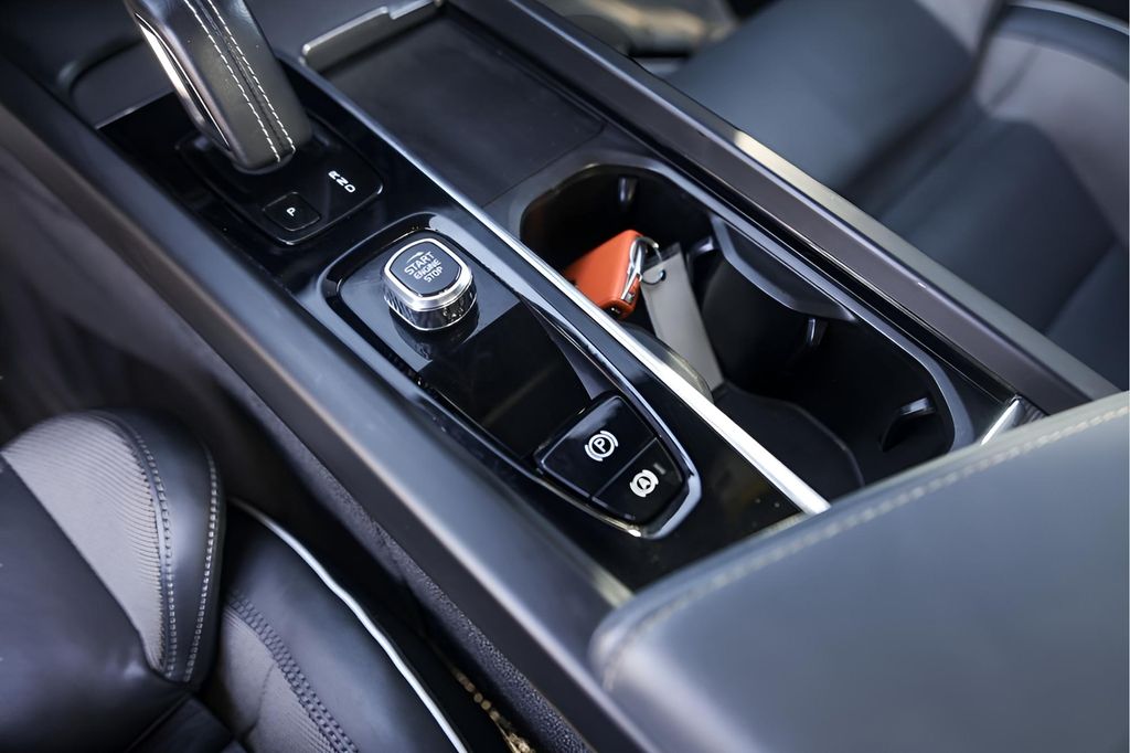 Used Car 2022 Volvo S60  B5 R-design For Sale Under $25,000 In Austin, Texas