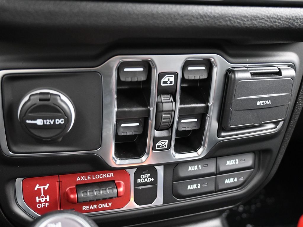 Used 2024 Bright White Clearcoat Jeep Sport image 18