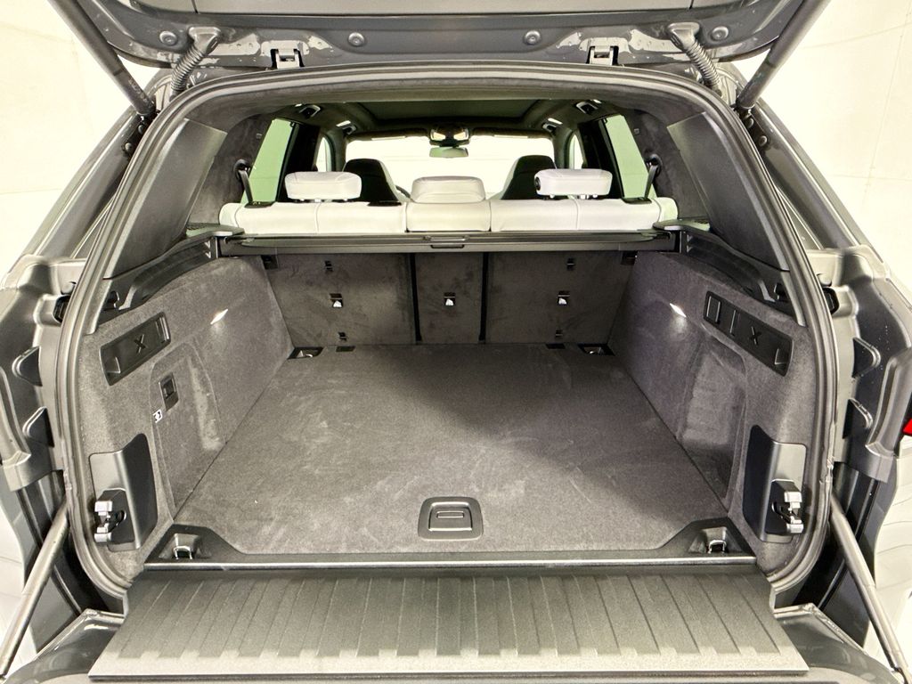 Thumbnail: 2026 BMW X5 - 27