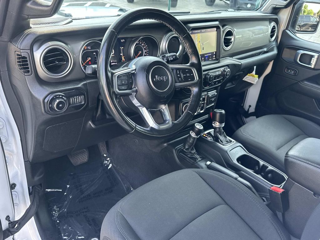 Used 2022 White Jeep Unlimited Sahara image 2