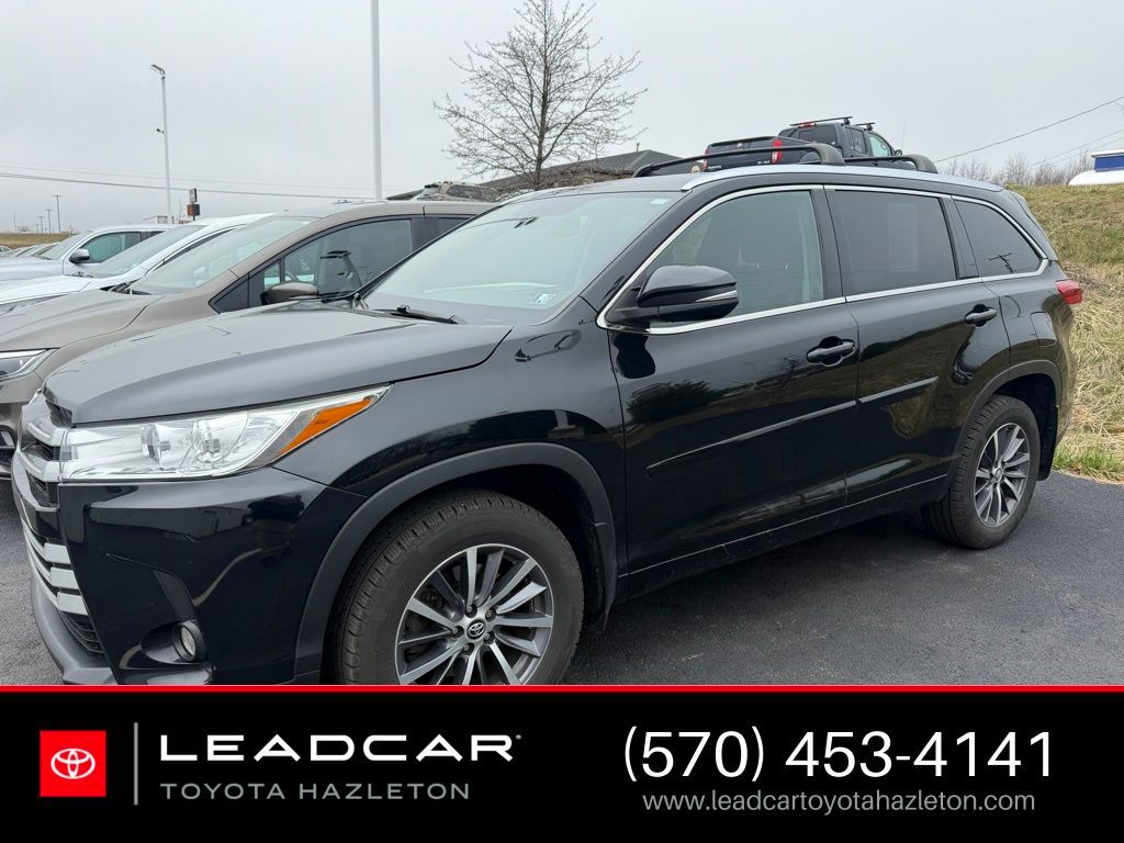 Midnight Black Metallic 2018 Toyota Highlander XLE AWD SUV / Crossover All-Wheel Drive 8-Speed Automatic