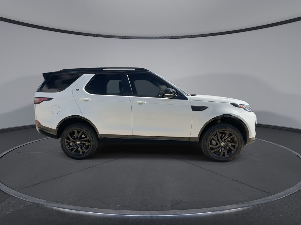 Thumbnail: 2020 Land Rover Discovery - 9