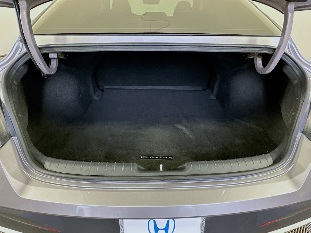 Thumbnail: 2024 Hyundai Elantra - 25