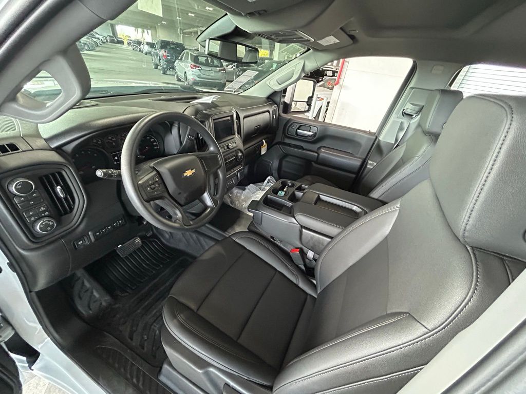 New 2026 Summit White Chevrolet Work Truck image 33