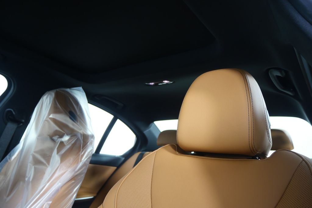 Thumbnail: 2026 BMW 3 Series - 11