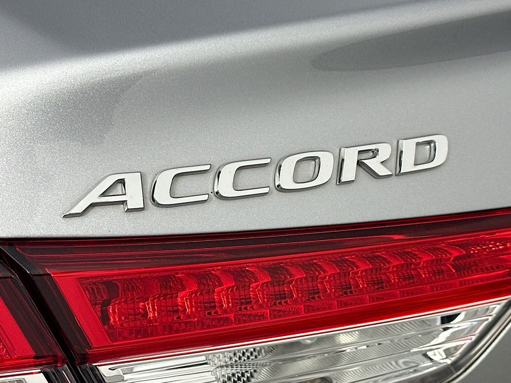 Used 2022 Silver Honda LX image 35