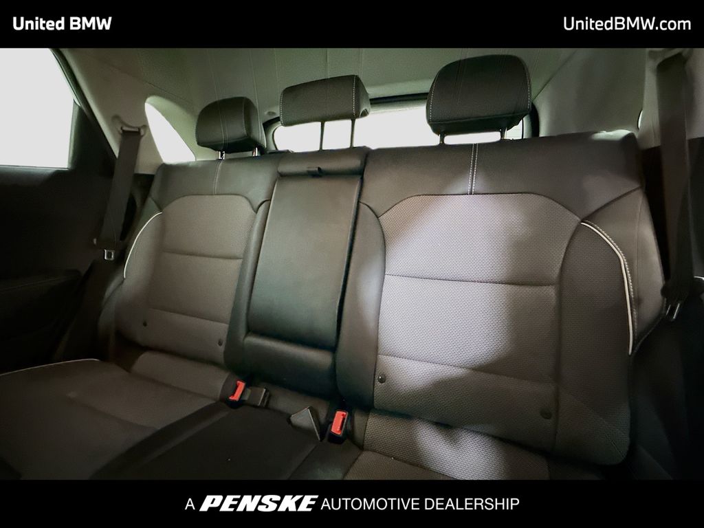 Thumbnail: 2022 Kia Niro - 11