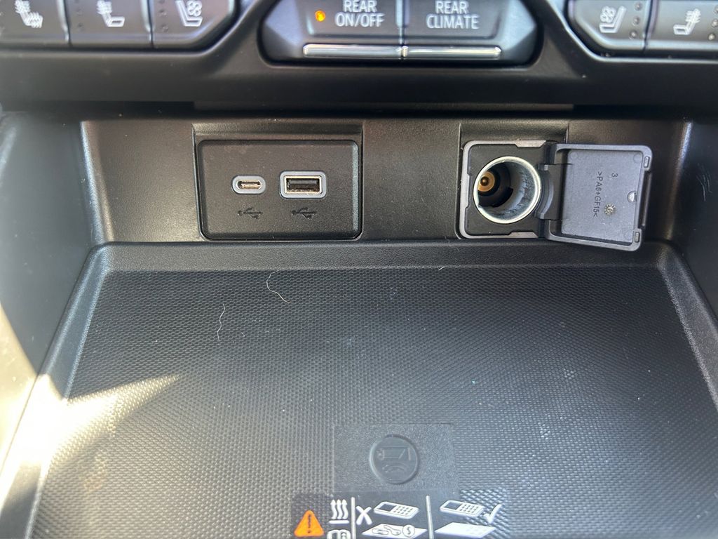 Used Car 2022 Chevrolet Suburban  Premier For Sale Under $35,000 In Floresville, Texas