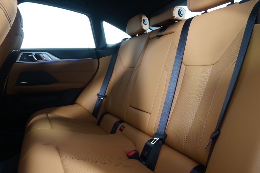 Thumbnail: 2026 BMW i4 - 14