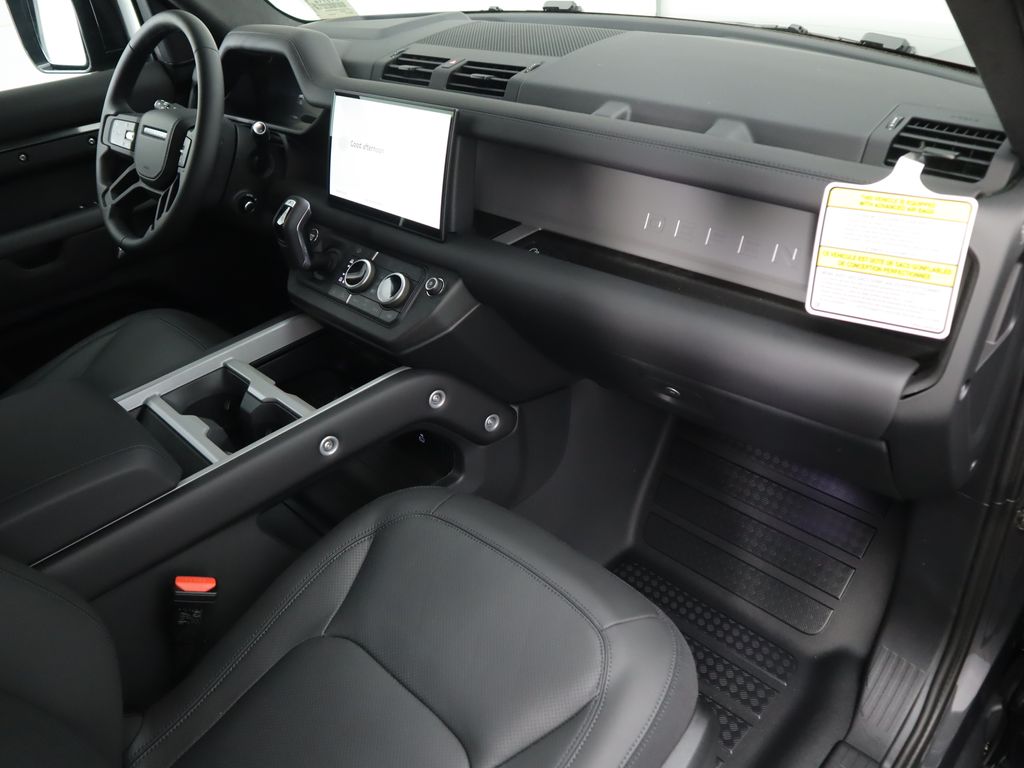 Thumbnail: 2025 Land Rover Defender - 17