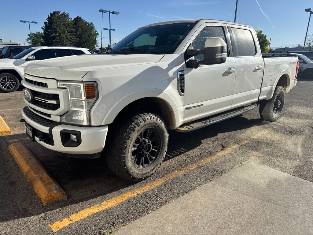 White Metallic 2022 Ford F-350 Super Duty Pickup Truck Four-Wheel Drive Automatic