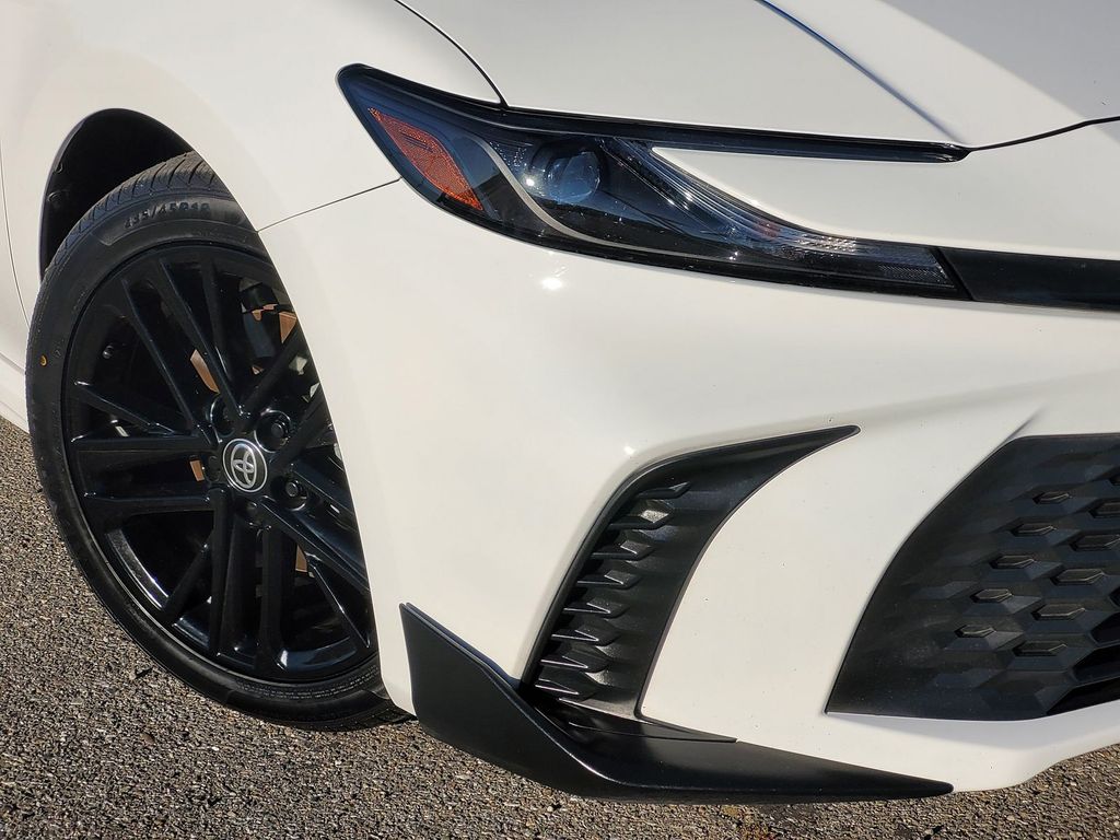 Used 2025  Toyota SE image 2