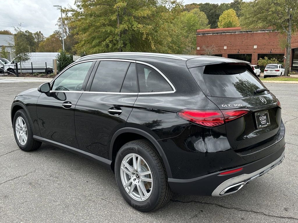 2025 Mercedes-Benz GLC GLC 300 6