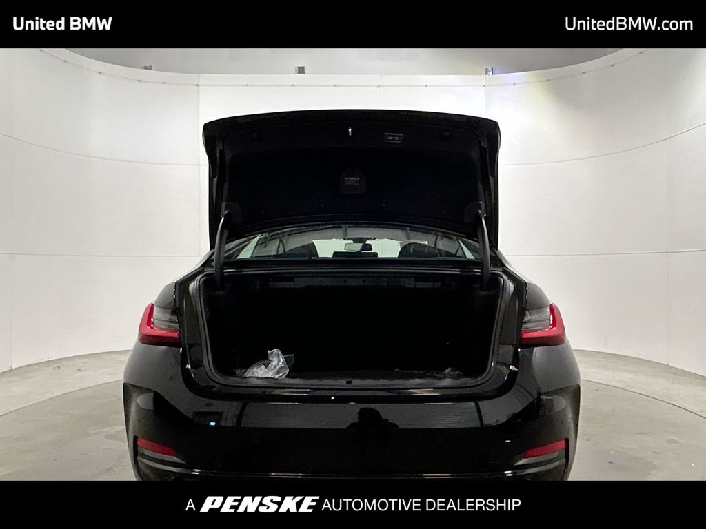 Thumbnail: 2025 BMW 3 Series - 22