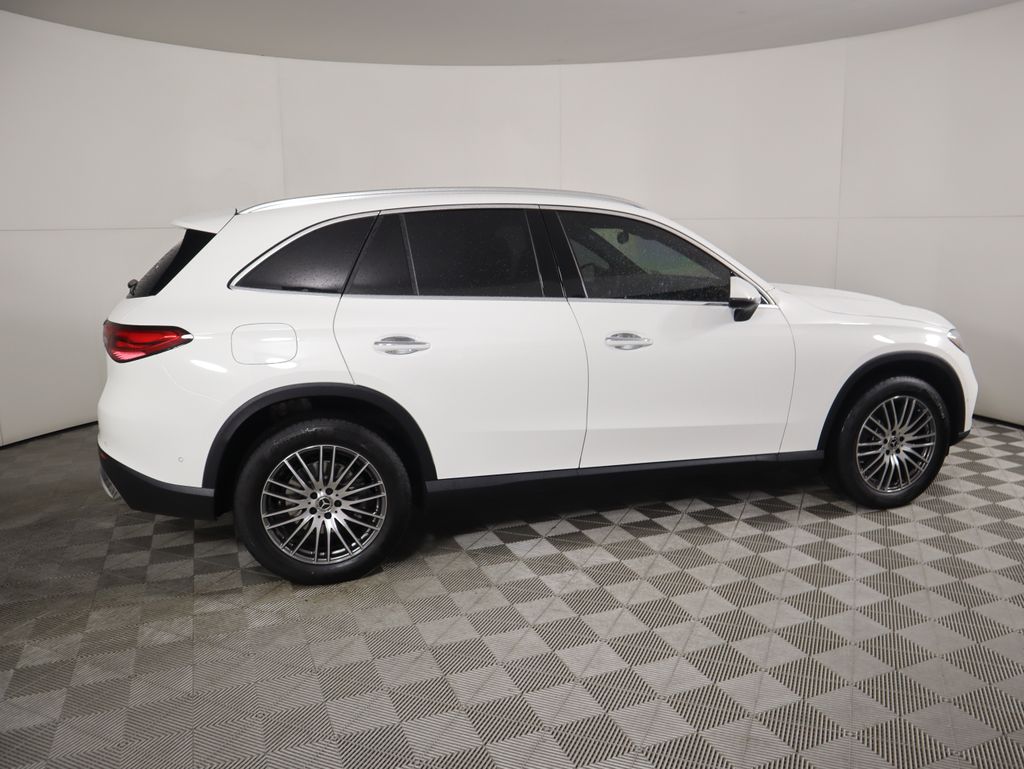 Thumbnail: 2026 Mercedes-Benz GLC - 4
