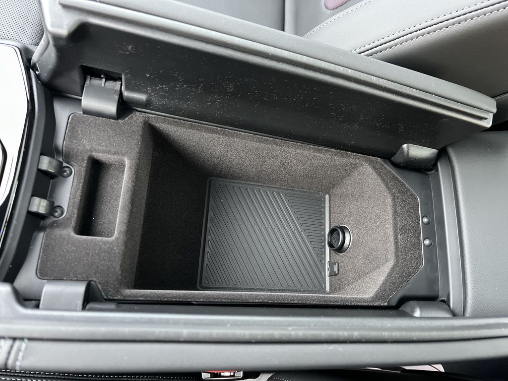 Thumbnail: 2026 BMW M5 - 21