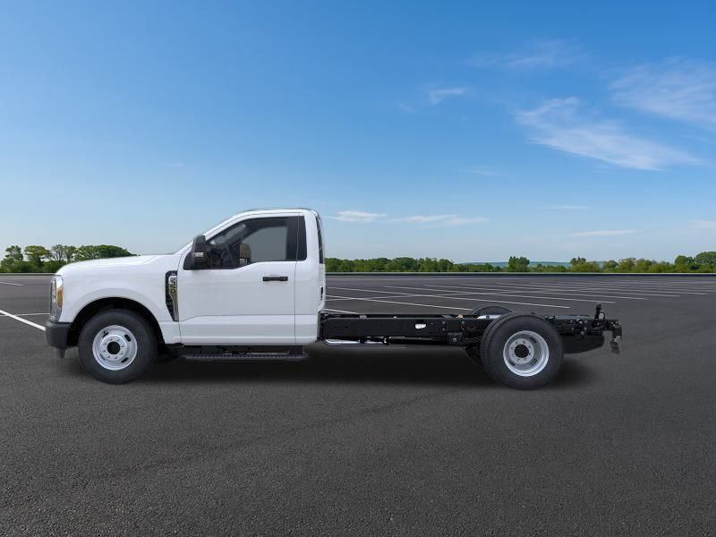New 2025 Ford Super Duty F-350 Chassis Regular Cab (DRW) 169" Wheelbase XL