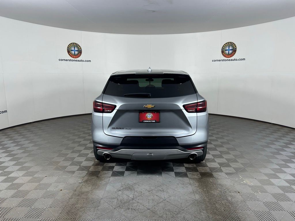 Used 2025 Gray Chevrolet LT image 20