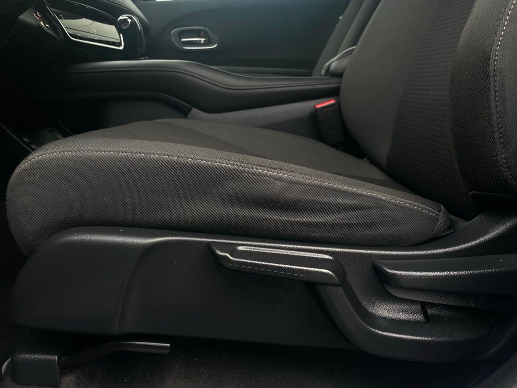 2022 Honda HR-V EX 21