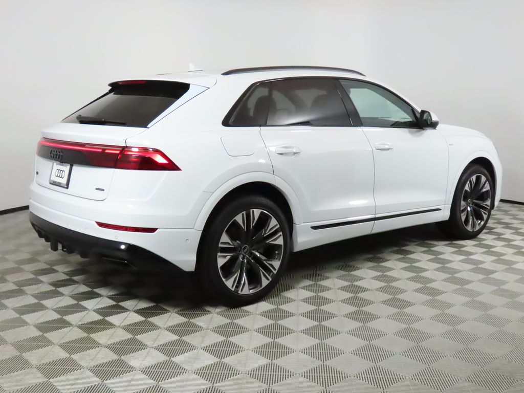 Thumbnail: 2025 Audi Q8 - 5