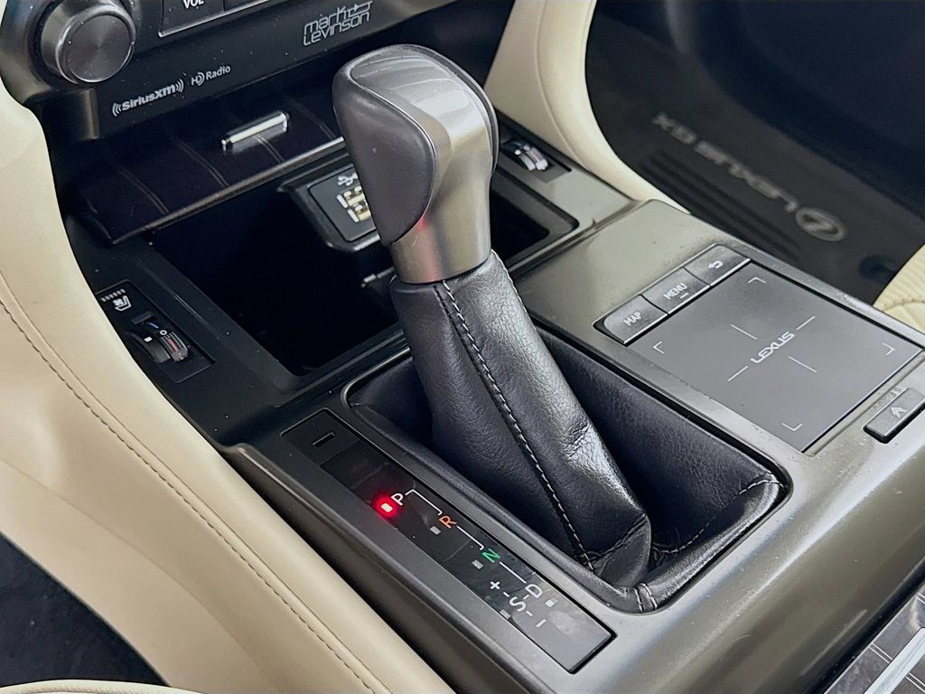 Thumbnail: 2022 Lexus GX - 17