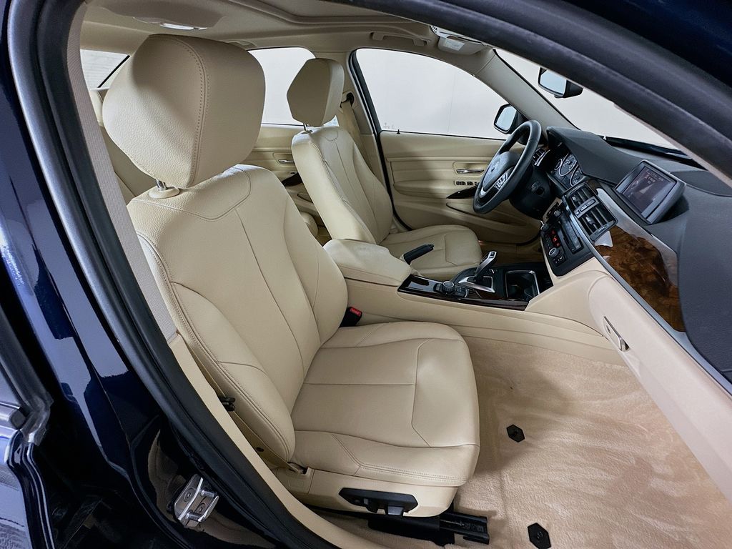 2015 BMW 3 Series 328i 28