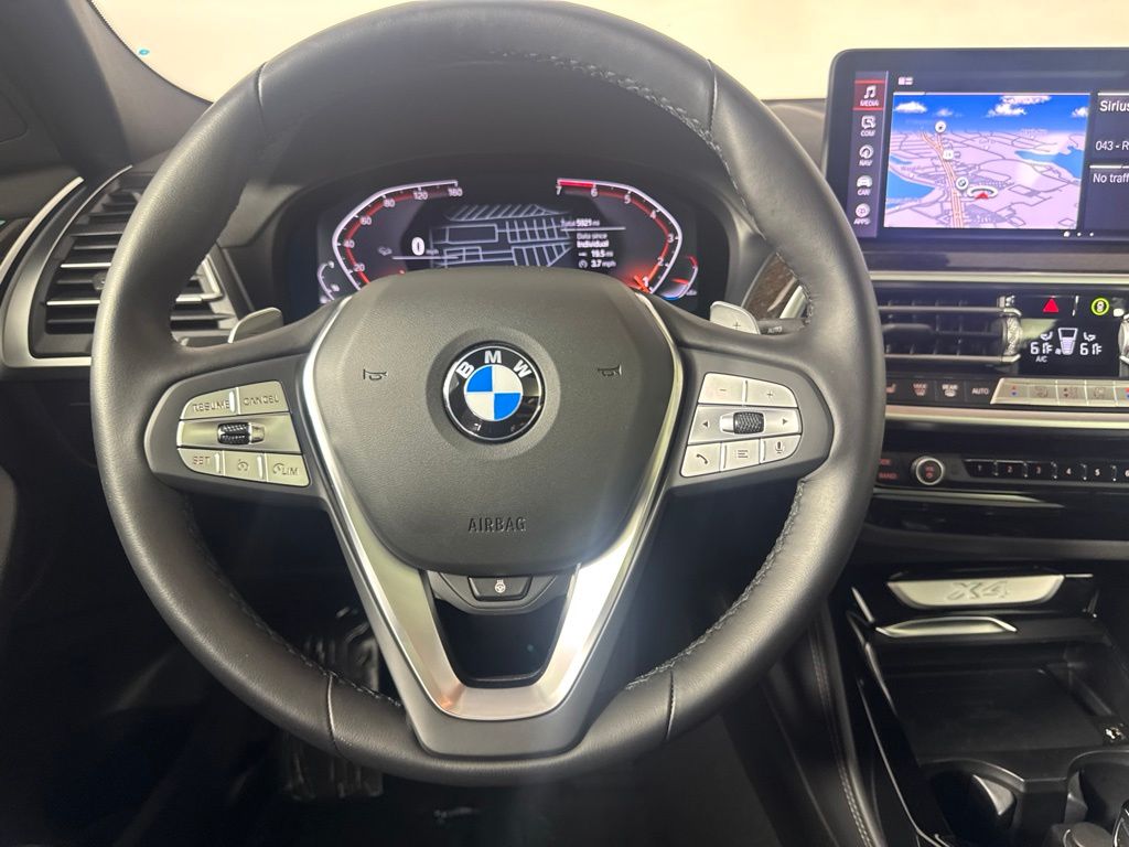Thumbnail: 2025 BMW X4 - 17
