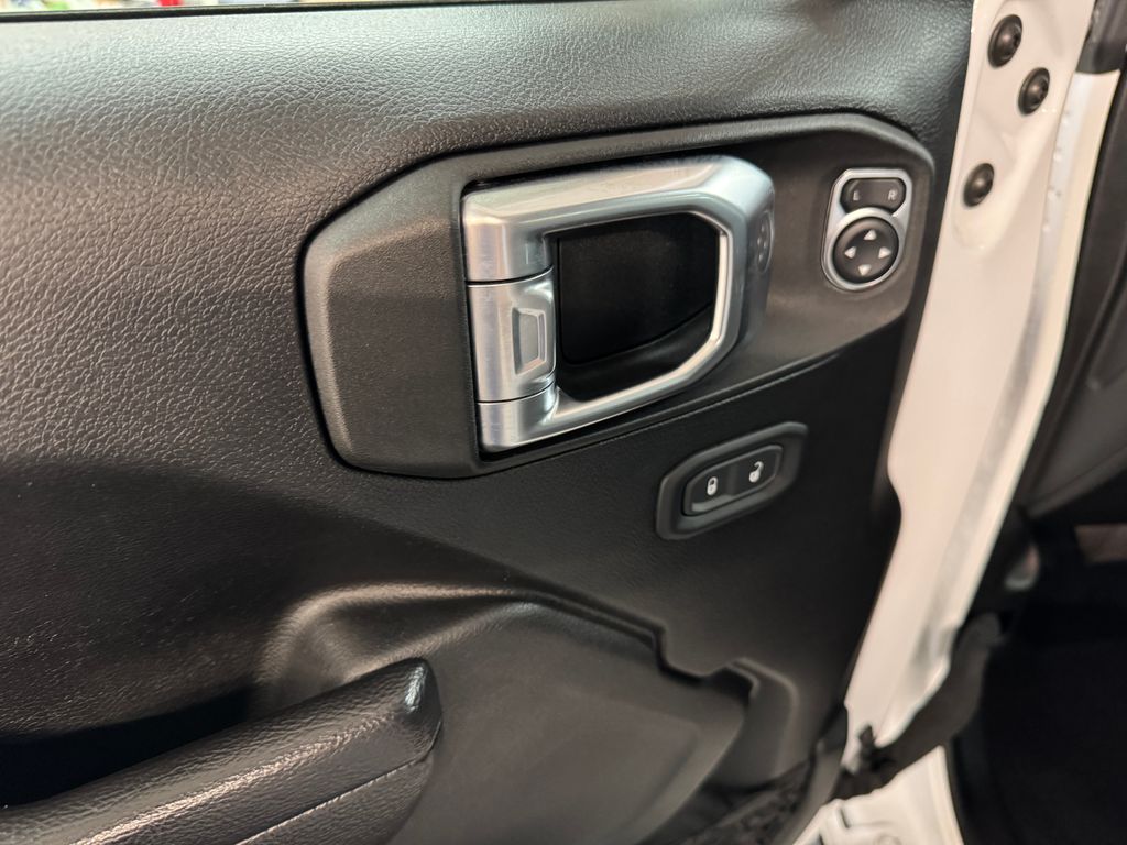 2022 Jeep Gladiator Sport