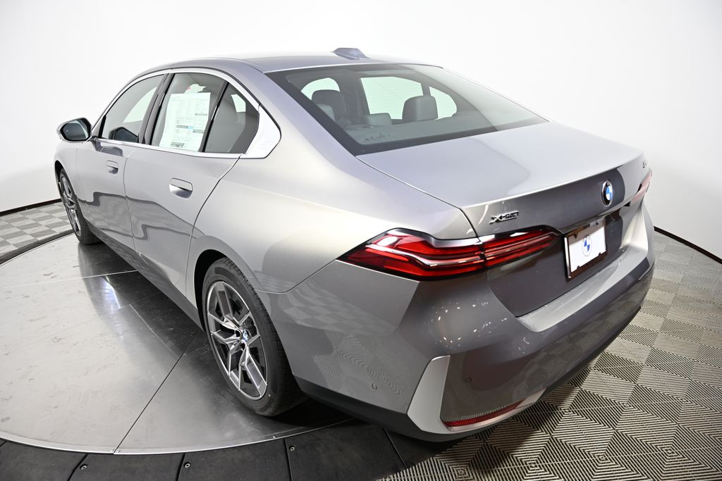 Thumbnail: 2026 BMW 5 Series - 3