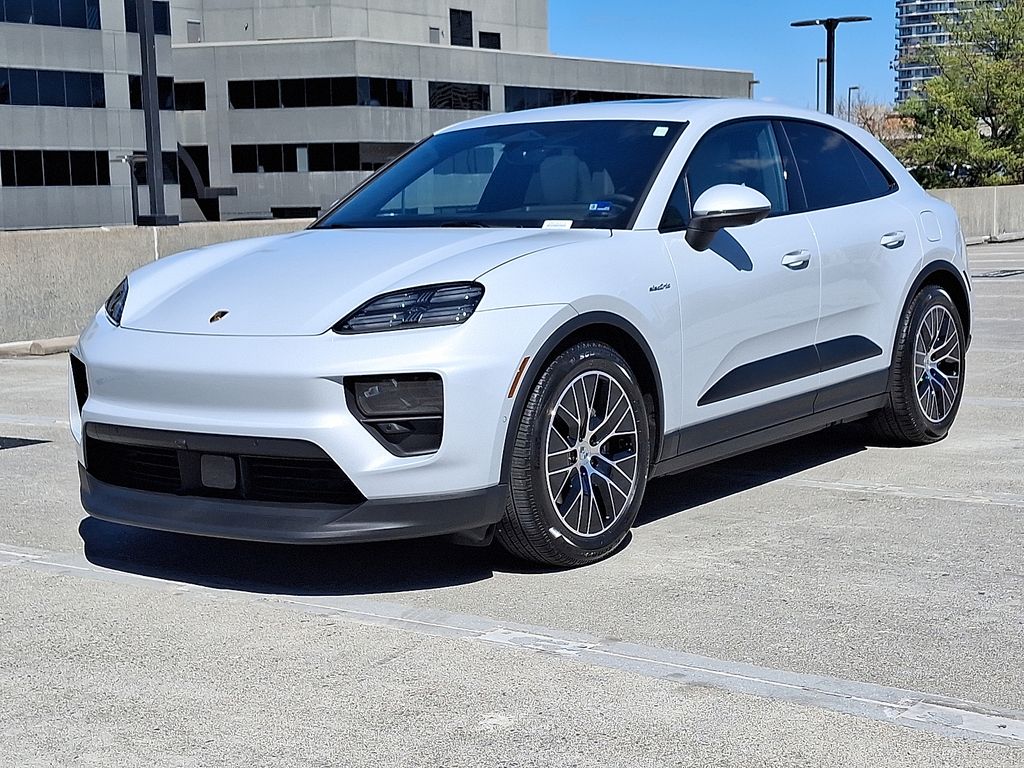 Thumbnail: 2026 Porsche Macan - 1