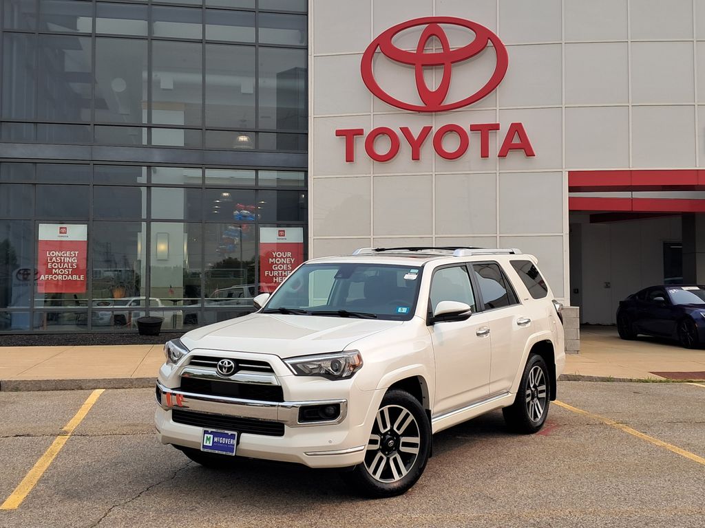 White (Blizzard Pearl) 2021 Toyota 4Runner SUV / Crossover 4X2 5-Speed Automatic Overdrive