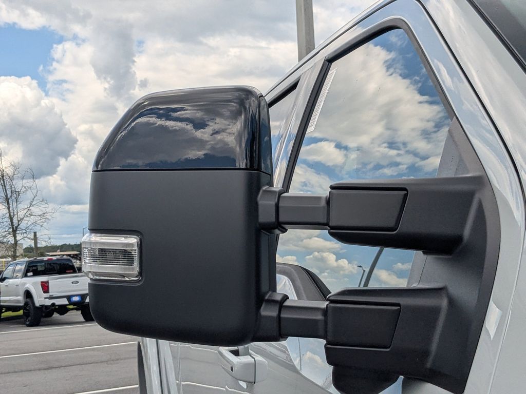 2025 Ford F-250 Black Widow