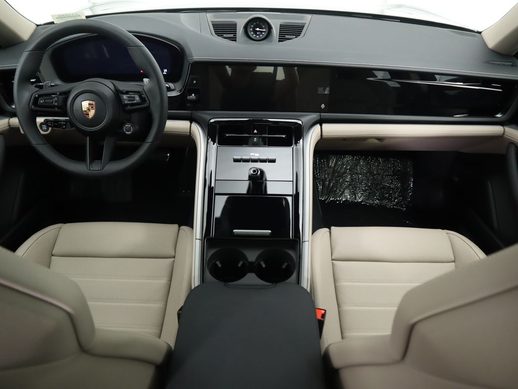 Thumbnail: 2025 Porsche Panamera - 16